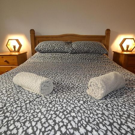 Abergwynant Farm Glamping & Apartments ドルゲラウ エクステリア 写真